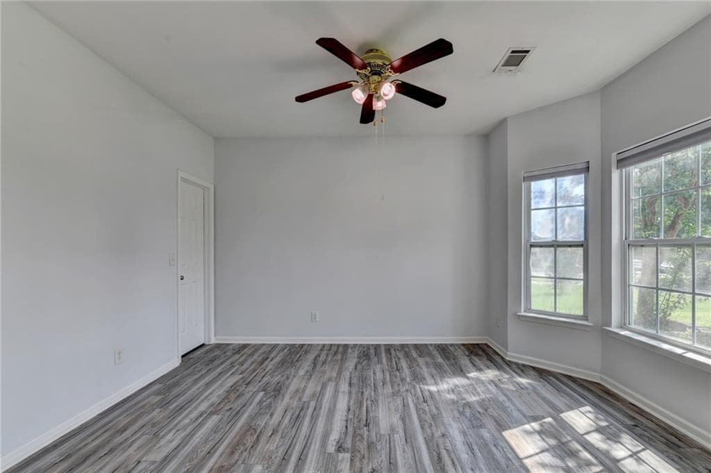4 bedroom, 3 bathroom, 2,896 sq ft single family residence for sale at 220 Nichols Drive, Suwanee, GA 30024 — photo 8