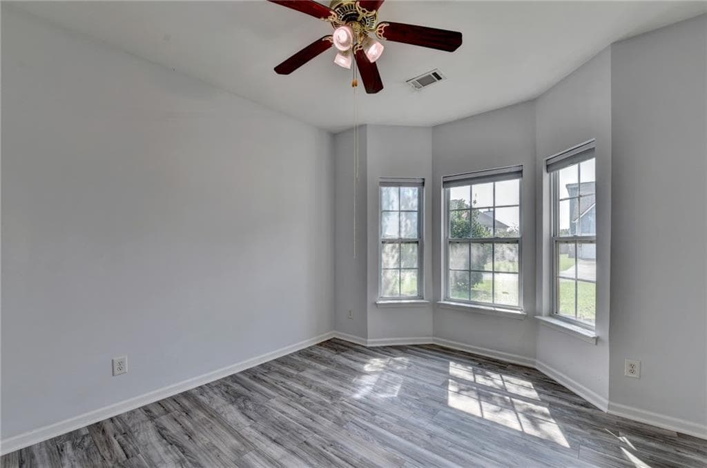4 bedroom, 3 bathroom, 2,896 sq ft single family residence for sale at 220 Nichols Drive, Suwanee, GA 30024 — photo 9