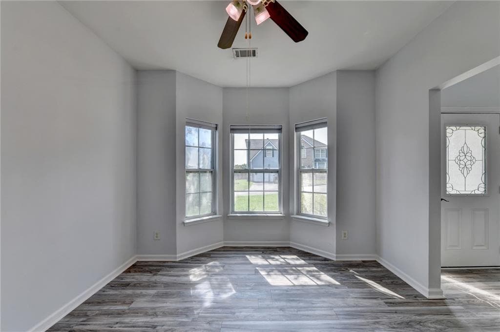4 bedroom, 3 bathroom, 2,896 sq ft single family residence for sale at 220 Nichols Drive, Suwanee, GA 30024 — photo 10