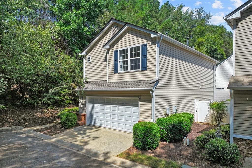 3 bedroom, 3 bathroom, 1,271 sq ft single family residence for sale at 1270 W Oaks Way, Woodstock, GA 30188 — photo 3