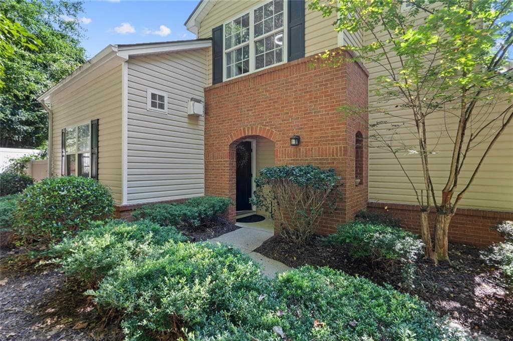 3 bedroom, 3 bathroom, 1,271 sq ft single family residence for sale at 1270 W Oaks Way, Woodstock, GA 30188 — photo 5