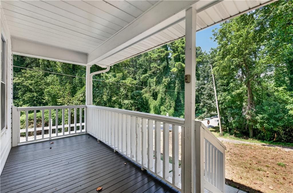 3 bedroom, 2 bathroom, 1,659 sq ft single family residence for sale at 2518 Ridgecrest Drive, Kennesaw, GA 30152 — photo 2
