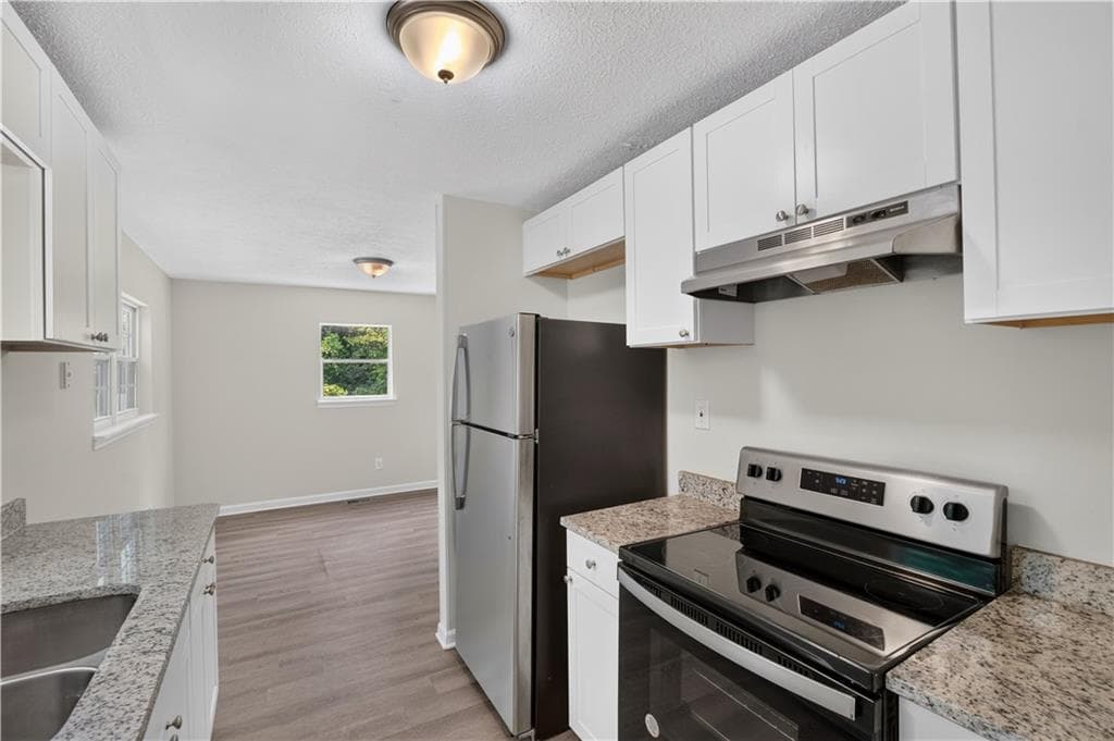 3 bedroom, 2 bathroom, 1,659 sq ft single family residence for sale at 2518 Ridgecrest Drive, Kennesaw, GA 30152 — photo 6