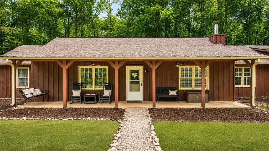 4 bedroom, 3 bathroom, 2,148 sq ft single family residence under contract at 712 Honeysuckle Lane, Temple, GA 30179 — photo 2