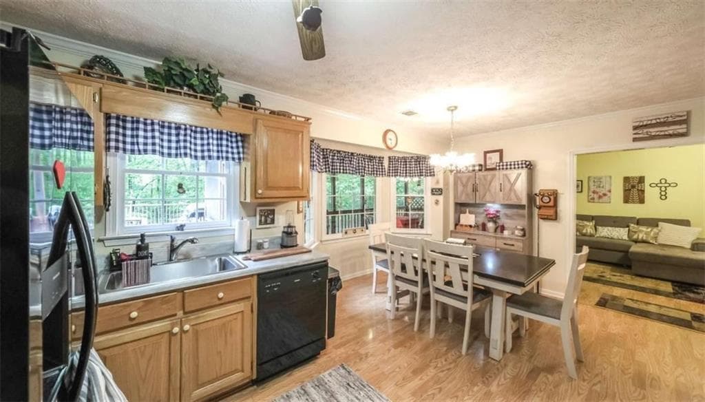4 bedroom, 3 bathroom, 2,148 sq ft single family residence under contract at 712 Honeysuckle Lane, Temple, GA 30179 — photo 10
