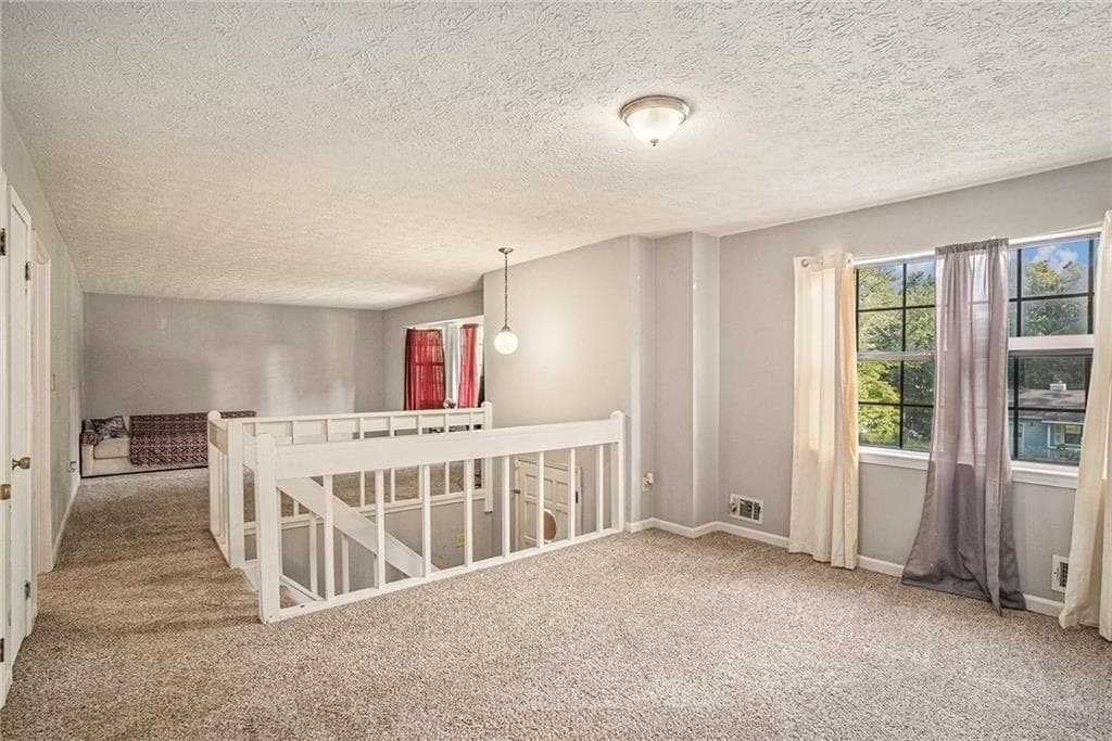 5 bedroom, 3 bathroom, 2,284 sq ft single family residence under contract at 2822 WoodHollow Lane, Jonesboro, GA 30236 — photo 6