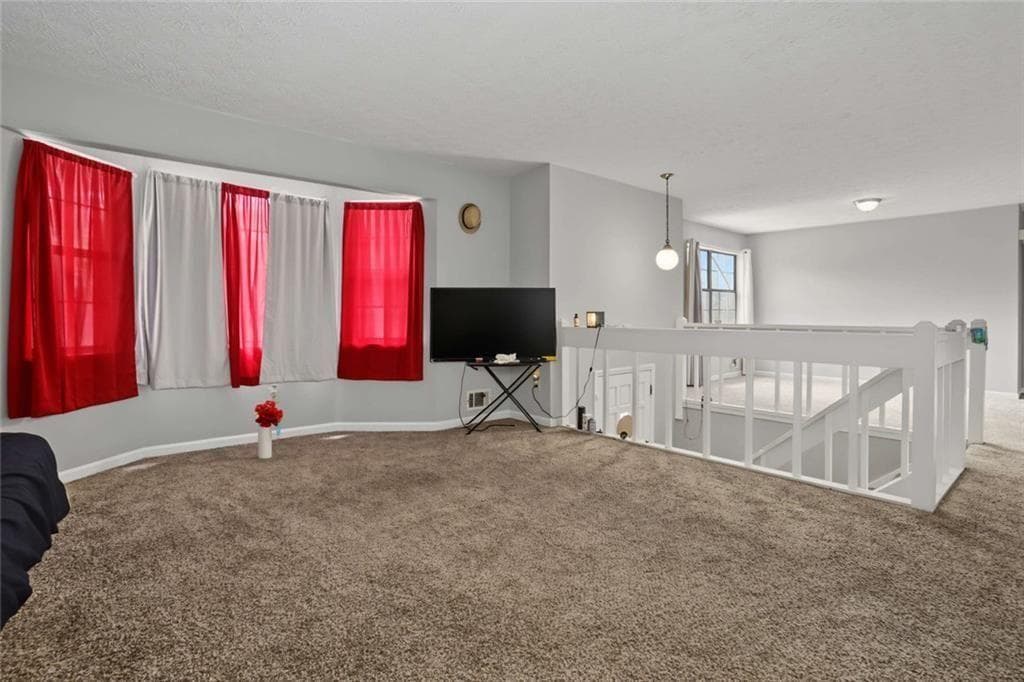 5 bedroom, 3 bathroom, 2,284 sq ft single family residence under contract at 2822 WoodHollow Lane, Jonesboro, GA 30236 — photo 7