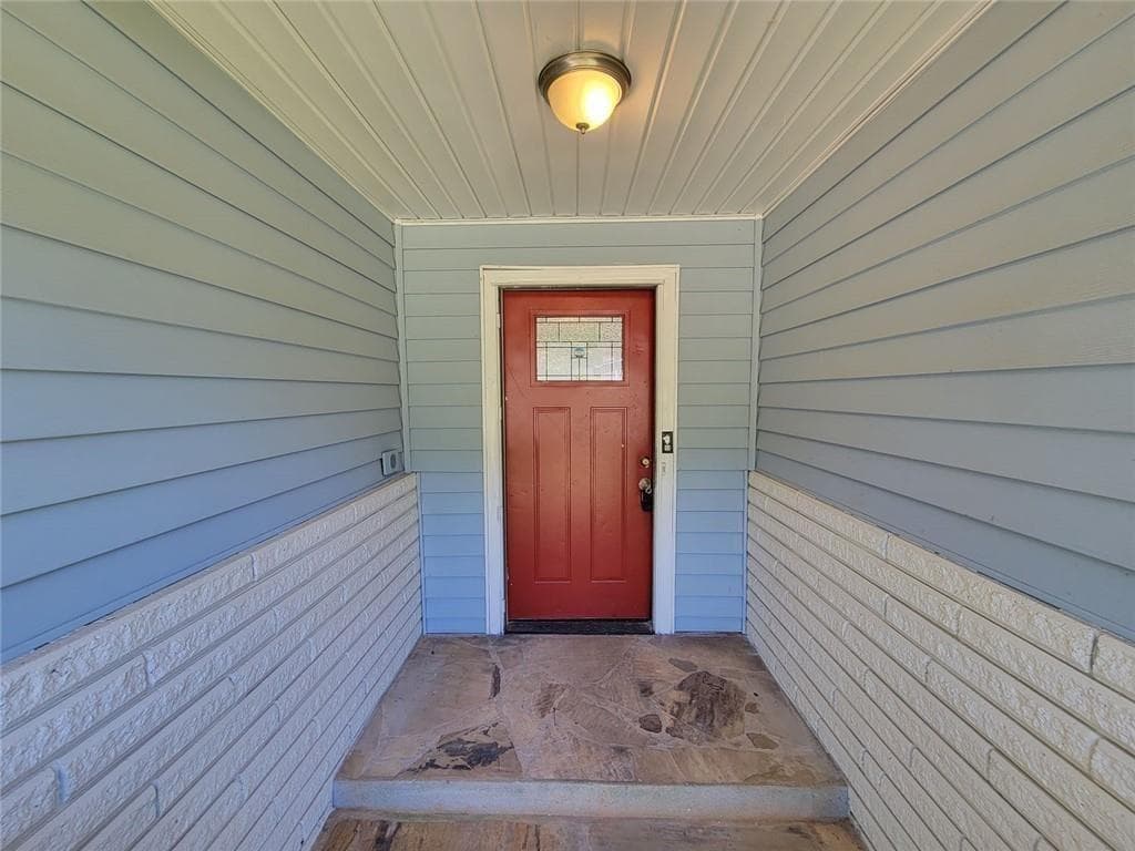 6 bedroom, 2 bathroom, 2,759 sq ft single family residence for sale at 3623 Broadview Court, Decatur, GA 30032 — photo 5