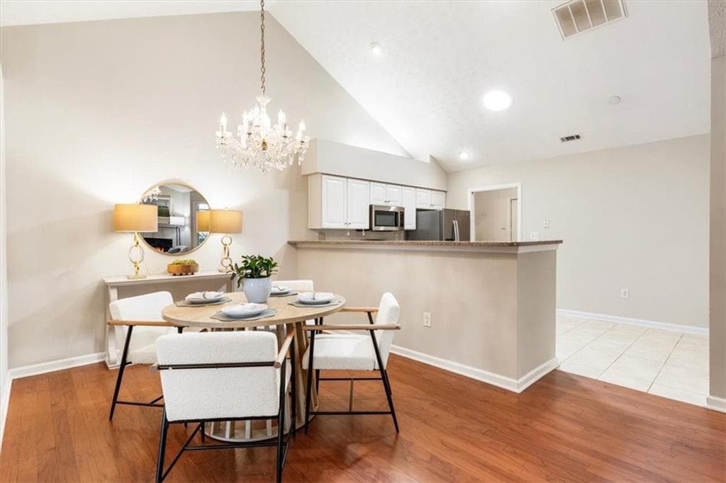 2 bedroom, 2 bathroom, 1,350 sq ft condominium under contract at 4476 Orchard Trace, Roswell, GA 30076 — photo 10
