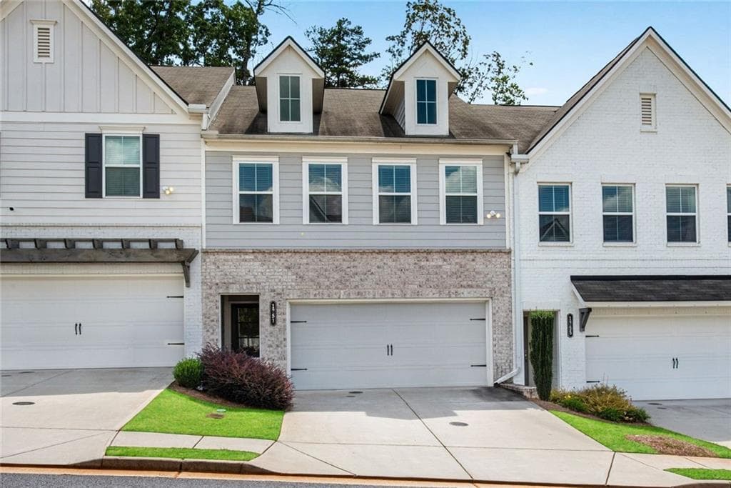 3 bedroom, 3 bathroom, 1,852 sq ft townhouse for sale at 1251 Willamette Way, Marietta, GA 30008 — photo 1 of 40