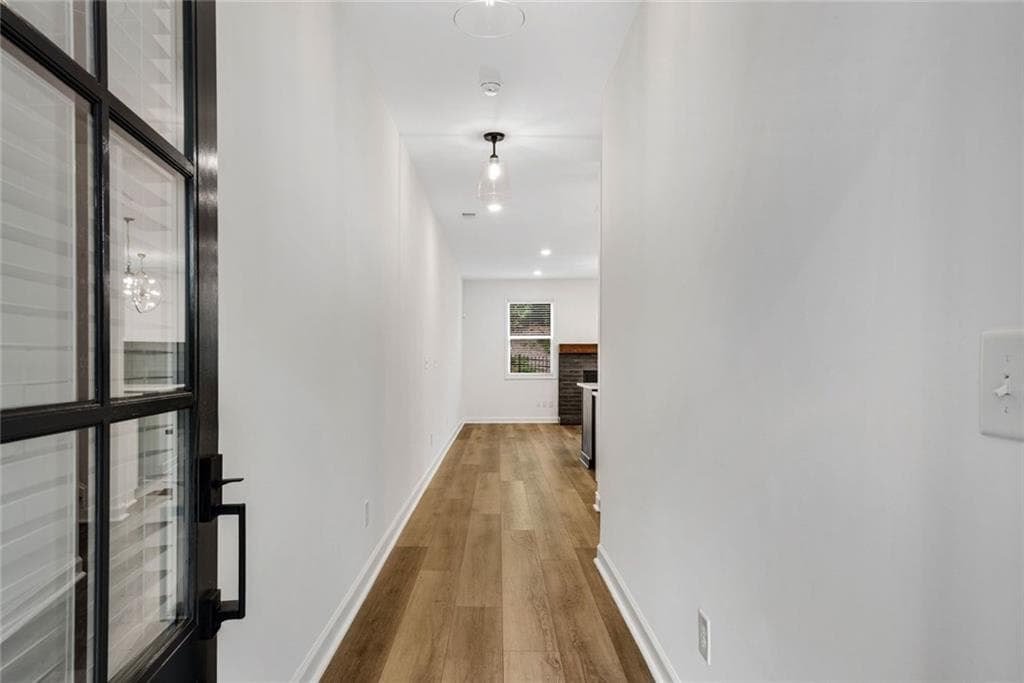 3 bedroom, 3 bathroom, 1,852 sq ft townhouse for sale at 1251 Willamette Way, Marietta, GA 30008 — photo 3