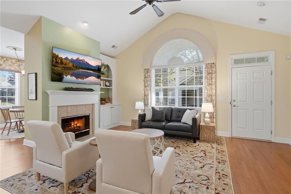 3 bedroom, 3 bathroom, 2,337 sq ft condominium for sale at 2617 Grapevine Circle 601, Cumming, GA 30041 — photo 3