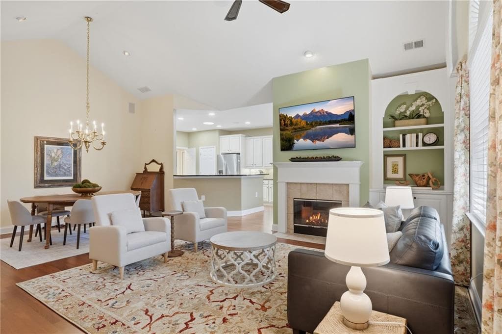 3 bedroom, 3 bathroom, 2,337 sq ft condominium for sale at 2617 Grapevine Circle 601, Cumming, GA 30041 — photo 4