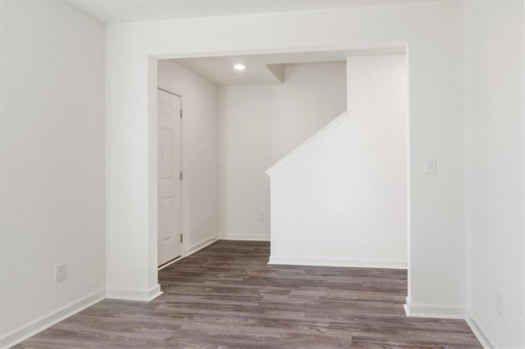 4 bedroom, 3 bathroom, 2,376 sq ft single family residence for sale at 4017 Green Peak Parkway, Covington, GA 30016 — photo 4