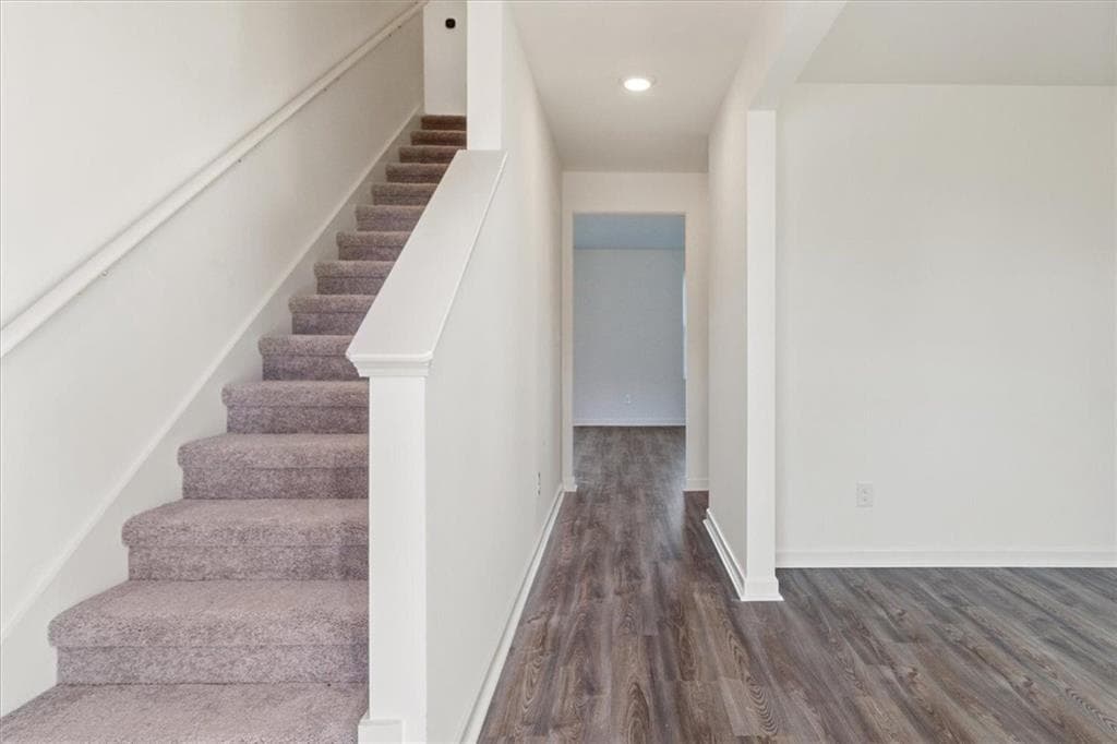 4 bedroom, 3 bathroom, 2,376 sq ft single family residence for sale at 4017 Green Peak Parkway, Covington, GA 30016 — photo 5