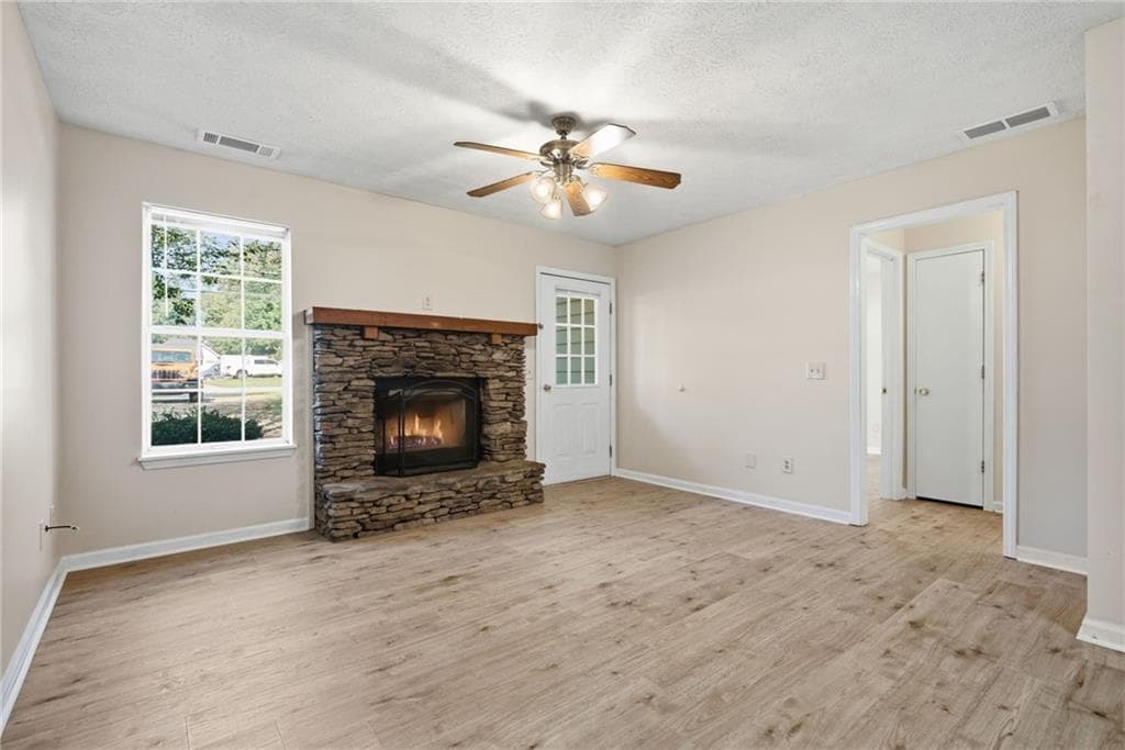 2 bedroom, 1 bathroom, 754 sq ft single family residence under contract at 2665 Pilgrim Mill Road, Cumming, GA 30041 — photo 7