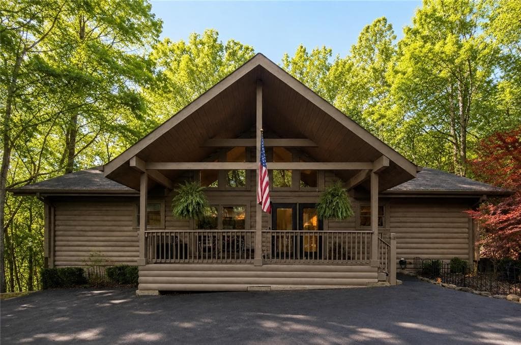 3 bedroom, 4 bathroom, 2,600 sq ft single family residence for sale at 458 Teaberry Lane, Big Canoe, GA 30143