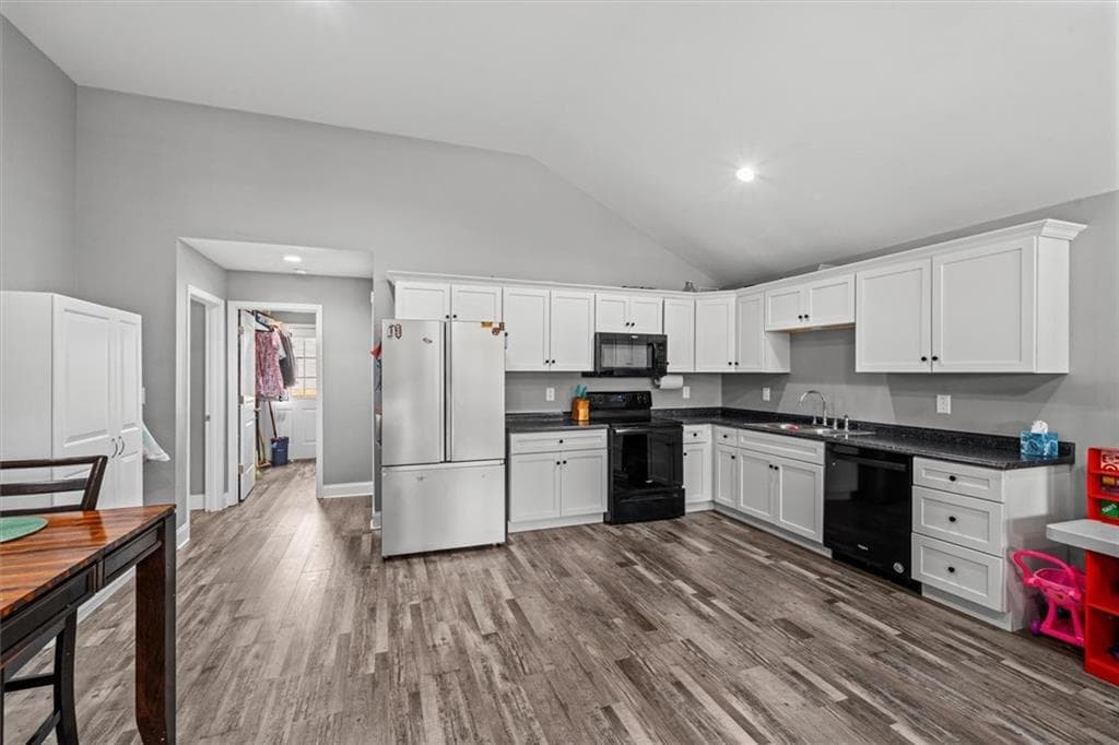 3 bedroom, 2 bathroom, 1,159 sq ft single family residence for sale at 3084 Striplin Trail, Dalton, GA 30721 — photo 8