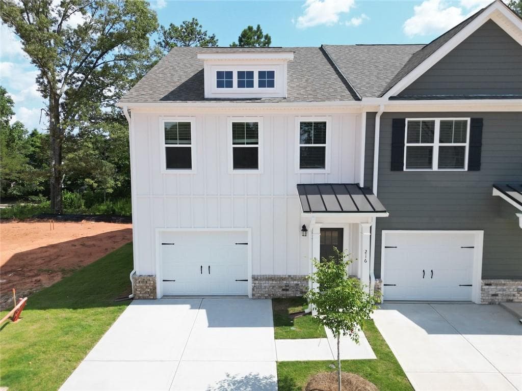 3 bedroom, 3 bathroom, 1,750 sq ft townhouse for rent at 165 Mill Center Boulevard 216, Athens, GA 30606 for $1,995 a month