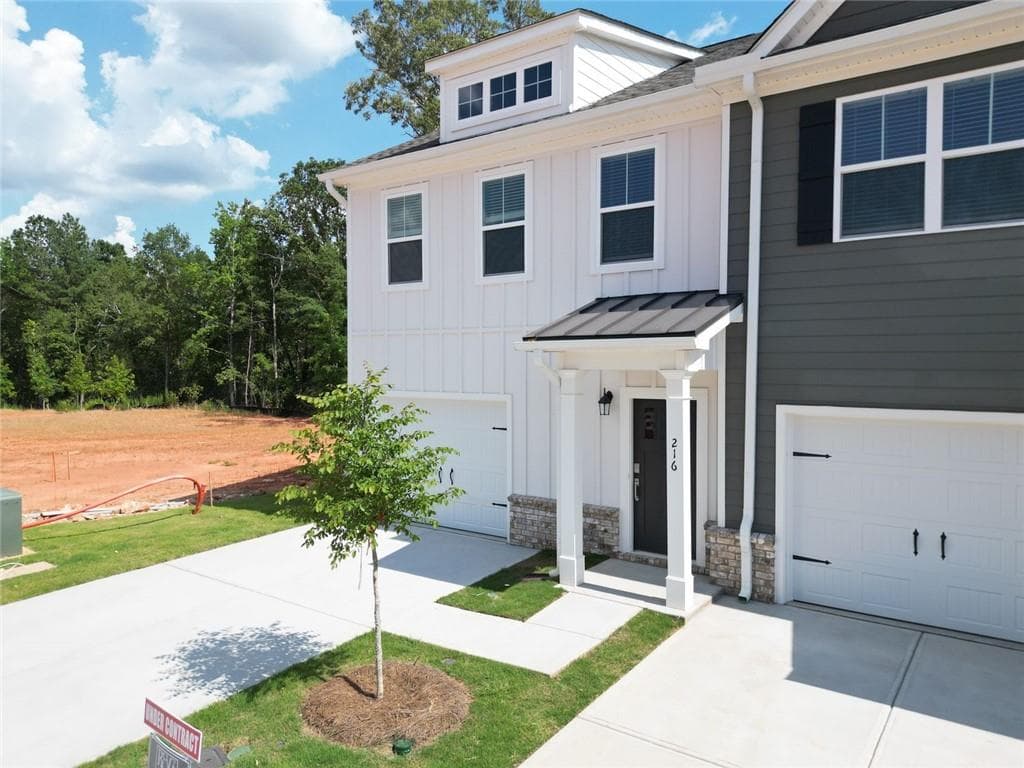 3 bedroom, 3 bathroom, 1,750 sq ft townhouse for rent at 165 Mill Center Boulevard 216, Athens, GA 30606 for $1,995 a month — photo 4