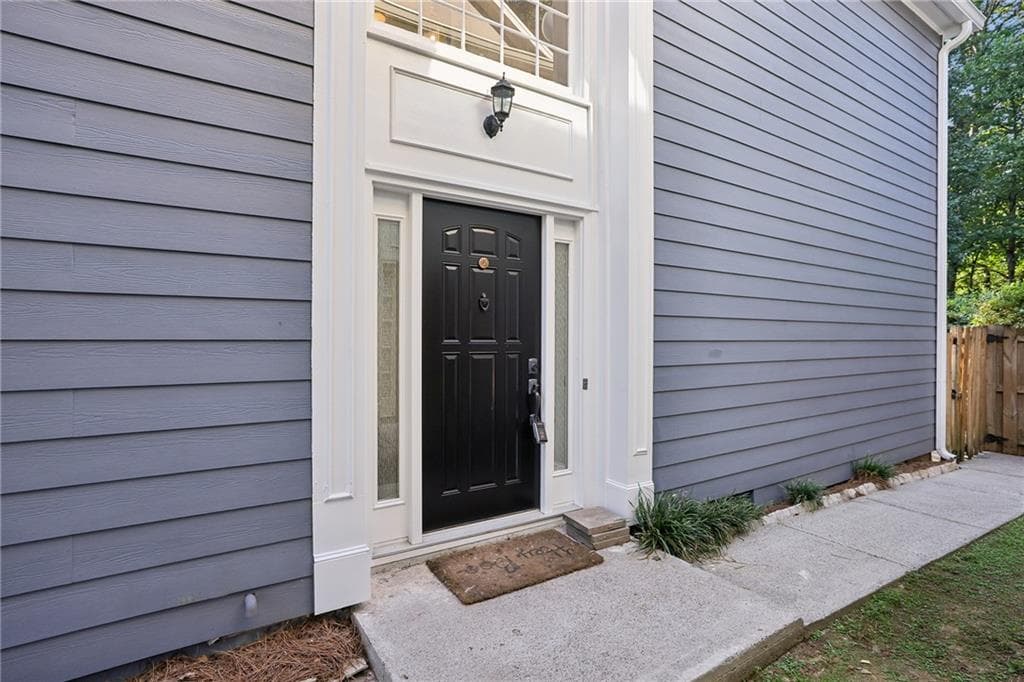 3 bedroom, 3 bathroom, 1,724 sq ft single family residence for sale at 4076 Beaver Oaks Drive, Duluth, GA 30096 — photo 2