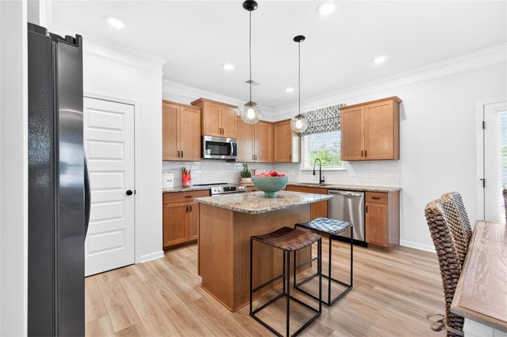 4 bedroom, 3 bathroom, 2,095 sq ft single family residence for sale at 247 Shire Loop, Calhoun, GA 30701 — photo 8