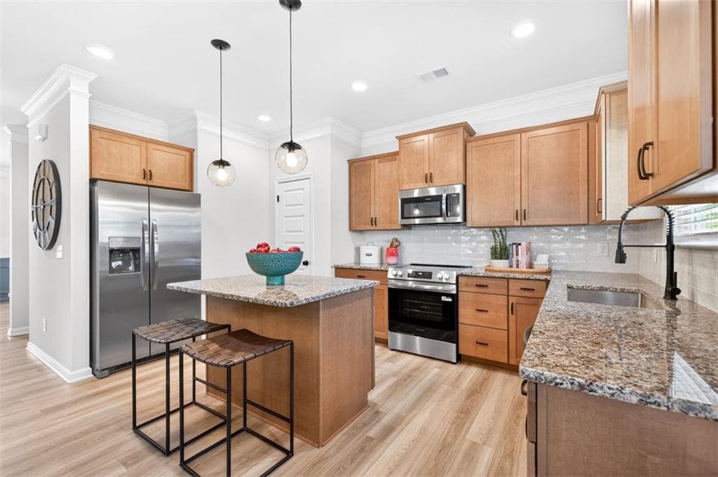 4 bedroom, 3 bathroom, 2,095 sq ft single family residence for sale at 247 Shire Loop, Calhoun, GA 30701 — photo 9