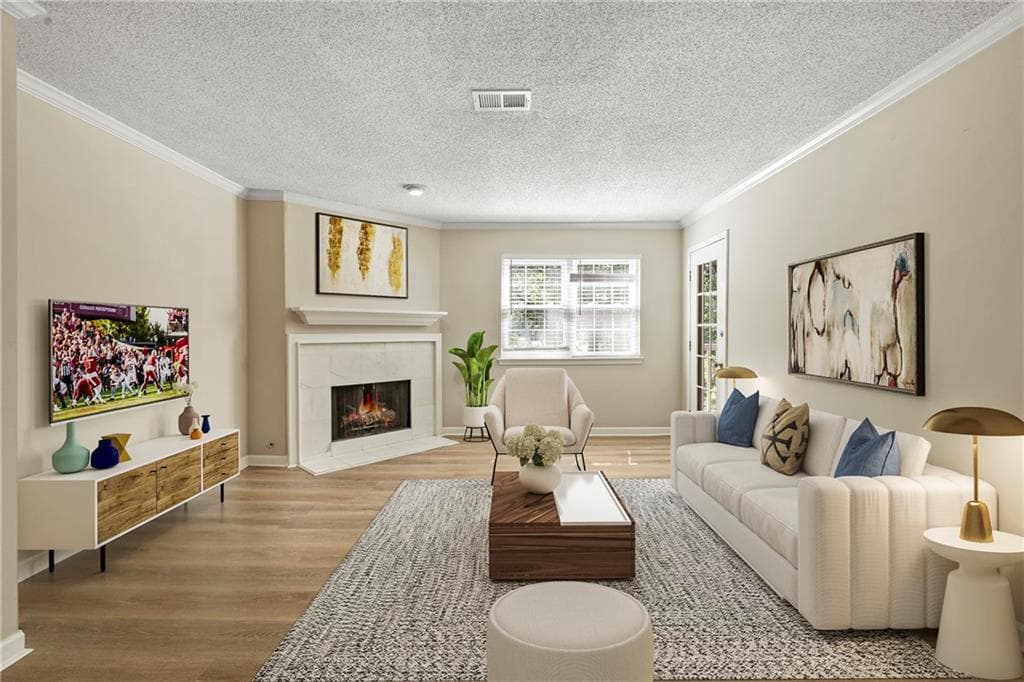 2 bedroom, 2 bathroom, 823 sq ft condominium for rent at 611 Barrington Hills Drive, Sandy Springs, GA 30350 for $1,850 a month — photo 1 of 37