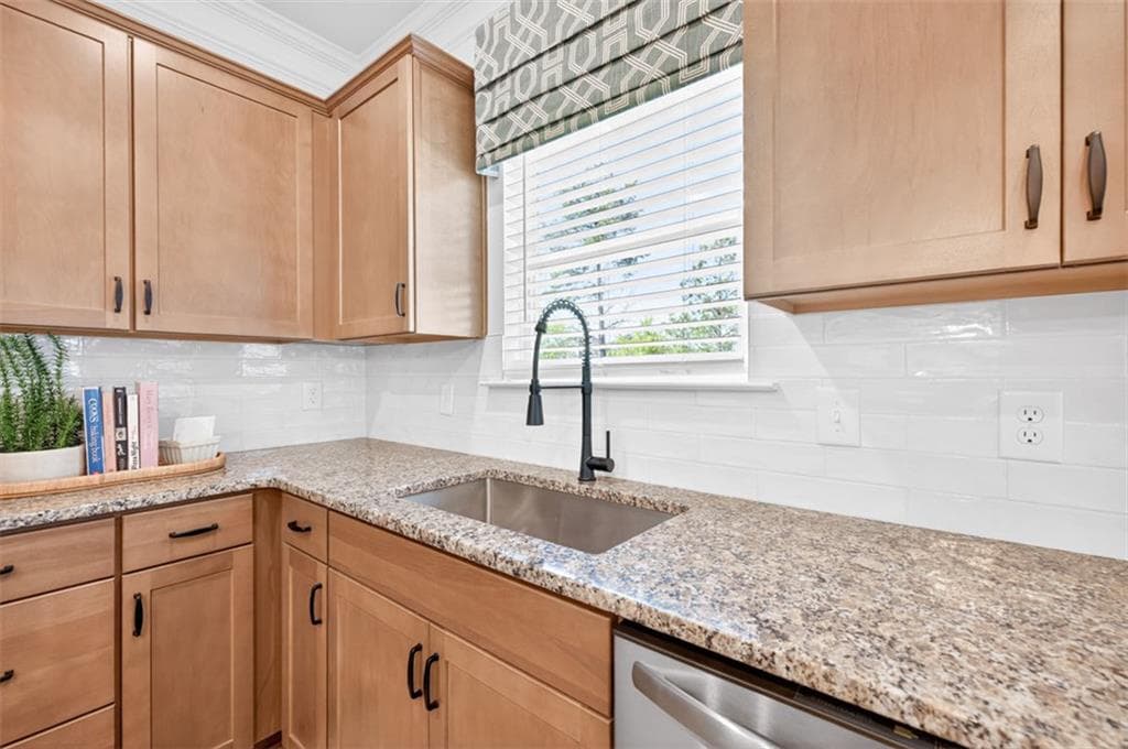 4 bedroom, 3 bathroom, 2,095 sq ft single family residence for sale at 247 Shire Loop, Calhoun, GA 30701 — photo 10