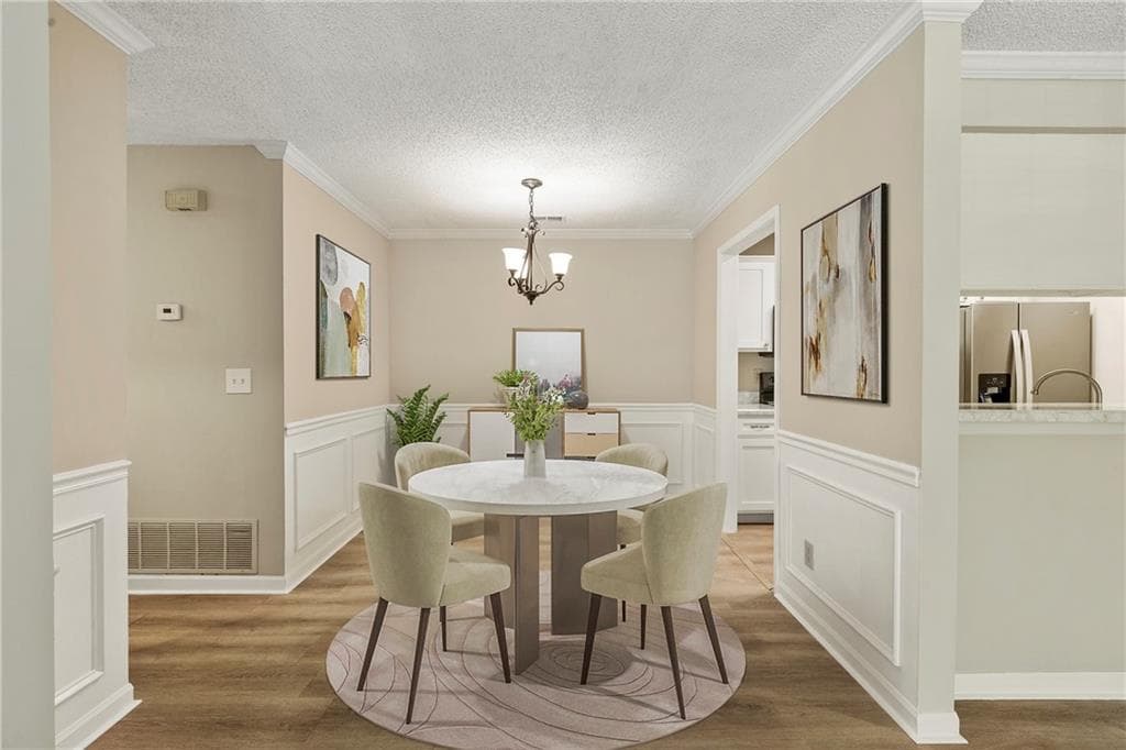 2 bedroom, 2 bathroom, 823 sq ft condominium for rent at 611 Barrington Hills Drive, Sandy Springs, GA 30350 for $1,850 a month — photo 2