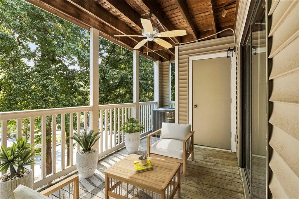 2 bedroom, 2 bathroom, 823 sq ft condominium for rent at 611 Barrington Hills Drive, Sandy Springs, GA 30350 for $1,850 a month — photo 5