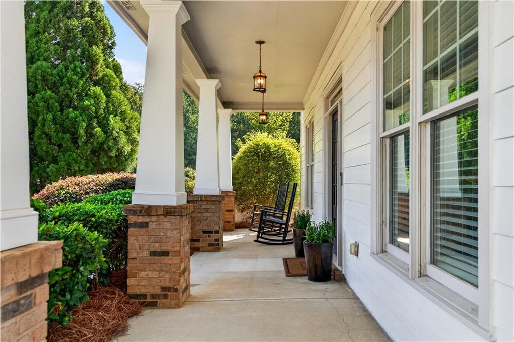 5 bedroom, 5 bathroom, 3,646 sq ft single family residence for sale at 2589 Lakefield Circle, Marietta, GA 30064 — photo 2