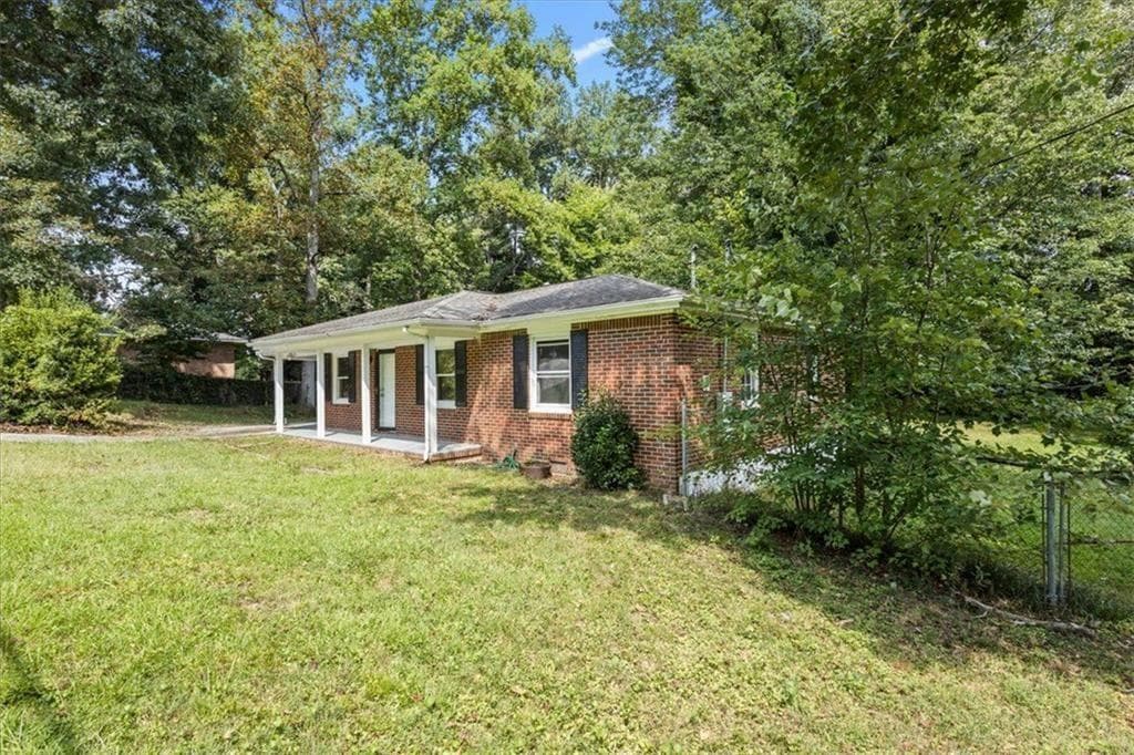 3 bedroom, 2 bathroom, 1,204 sq ft single family residence for sale at 5003 White Boulevard, Mableton, GA 30126 — photo 3