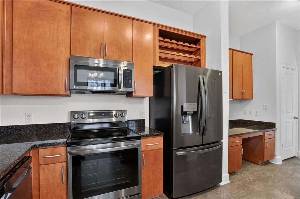 2 bedroom, 2 bathroom, 1,363 sq ft condominium for sale at 3445 Stratford Road 2307, Atlanta, GA 30326 — photo 7
