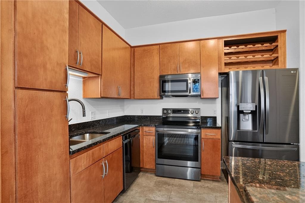 2 bedroom, 2 bathroom, 1,363 sq ft condominium for sale at 3445 Stratford Road 2307, Atlanta, GA 30326 — photo 8