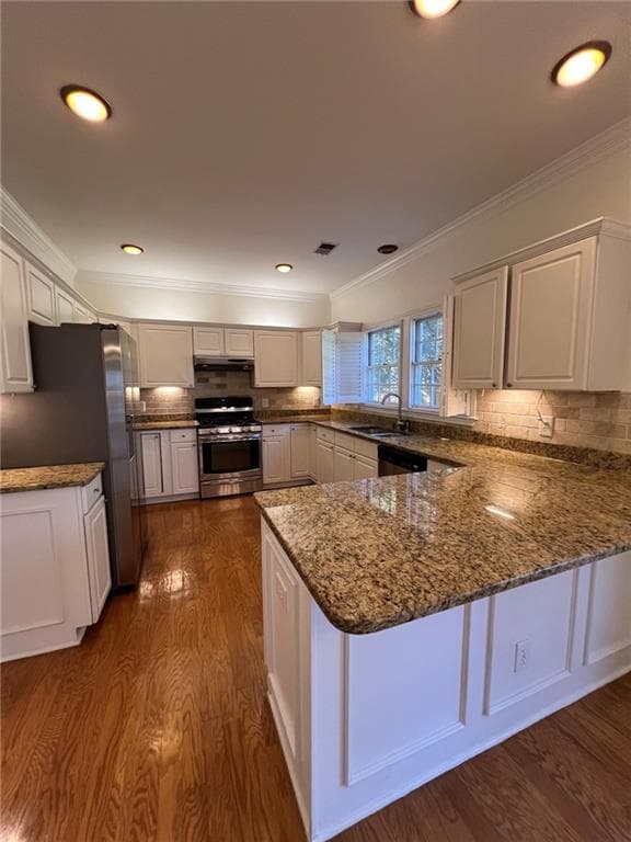 4 bedroom, 3 bathroom, 2,589 sq ft single family residence for sale at 293 Grand Manor Drive, Marietta, GA 30068 — photo 9