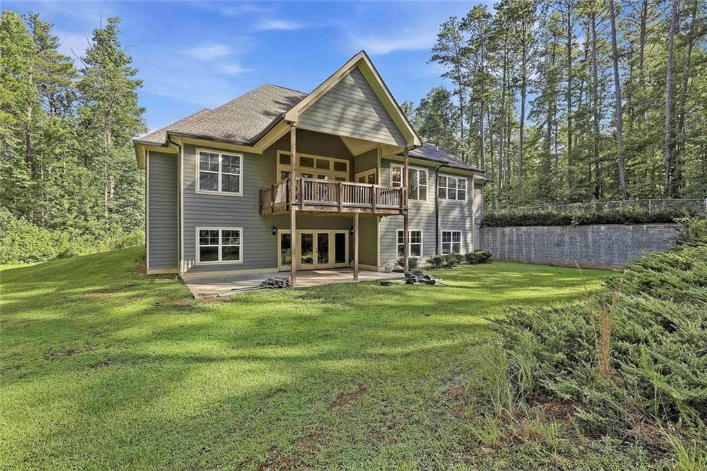 5 bedroom, 4 bathroom, 3,143 sq ft single family residence for sale at 215 Kingswood Lane, Fayetteville, GA 30215 — photo 2