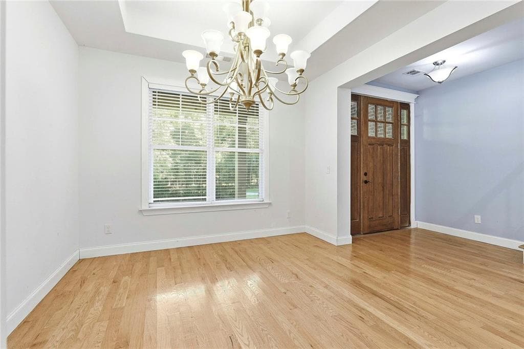 5 bedroom, 4 bathroom, 3,143 sq ft single family residence for sale at 215 Kingswood Lane, Fayetteville, GA 30215 — photo 4