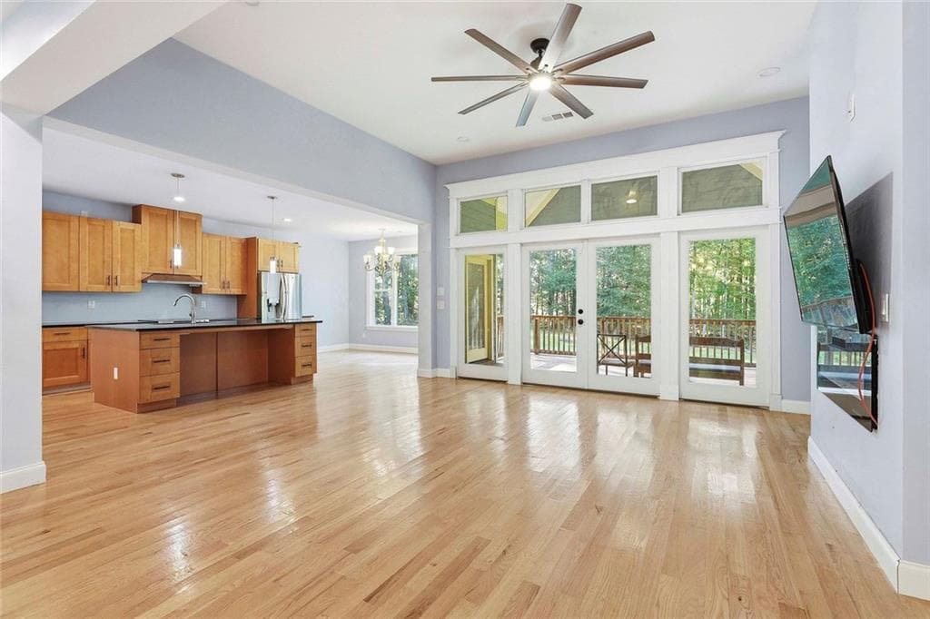 5 bedroom, 4 bathroom, 3,143 sq ft single family residence for sale at 215 Kingswood Lane, Fayetteville, GA 30215 — photo 6