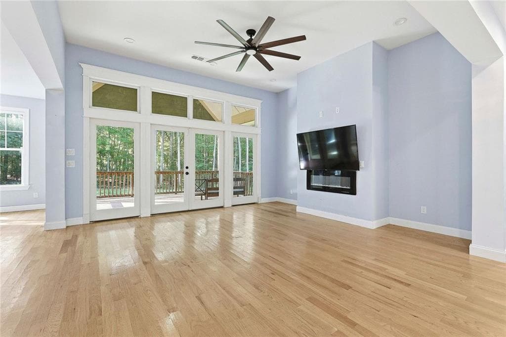 5 bedroom, 4 bathroom, 3,143 sq ft single family residence for sale at 215 Kingswood Lane, Fayetteville, GA 30215 — photo 8