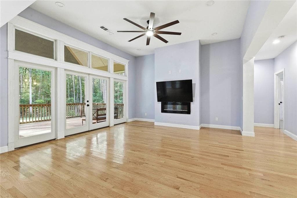 5 bedroom, 4 bathroom, 3,143 sq ft single family residence for sale at 215 Kingswood Lane, Fayetteville, GA 30215 — photo 9