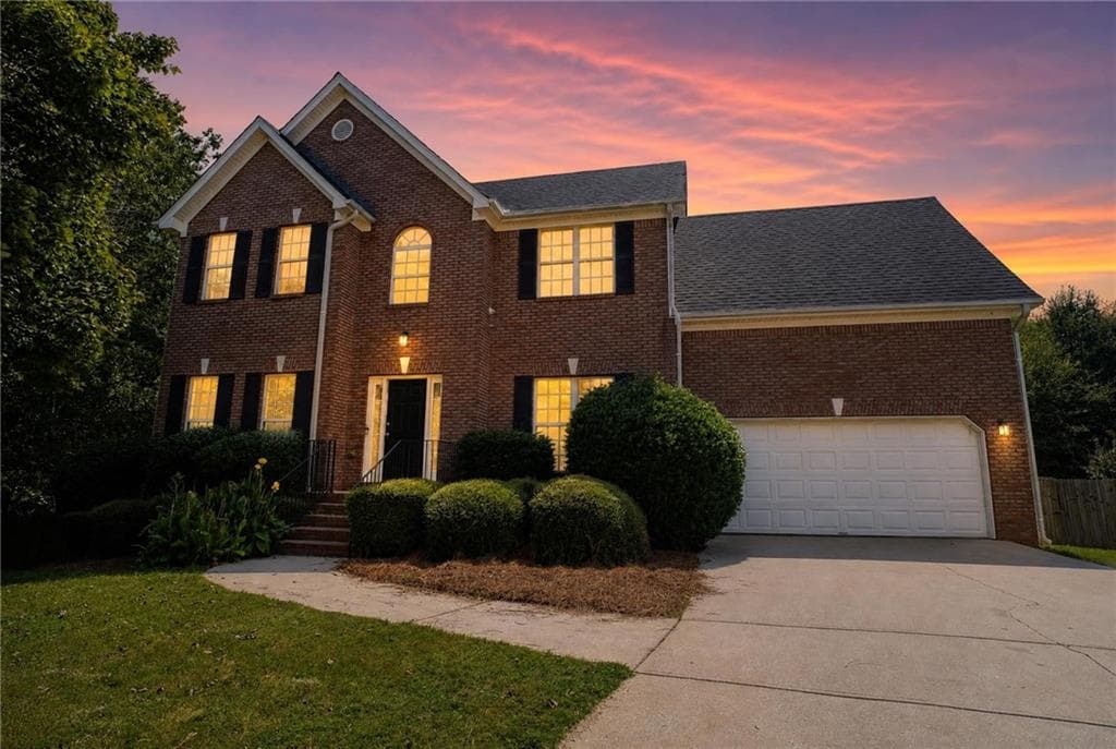 4 bedroom, 3 bathroom, 2,930 sq ft single family residence under contract at 2740 Lake Commons Court, Snellville, GA 30078