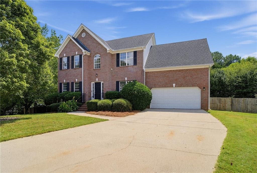 4 bedroom, 3 bathroom, 2,930 sq ft single family residence under contract at 2740 Lake Commons Court, Snellville, GA 30078 — photo 3