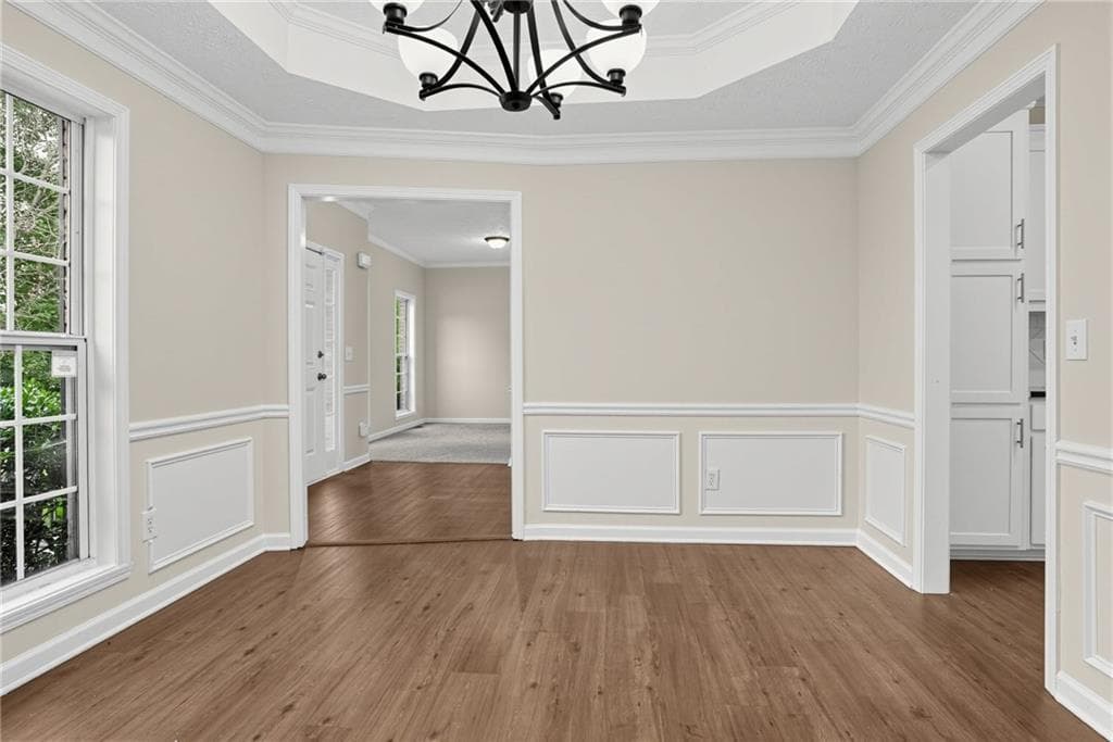 4 bedroom, 3 bathroom, 2,930 sq ft single family residence under contract at 2740 Lake Commons Court, Snellville, GA 30078 — photo 4