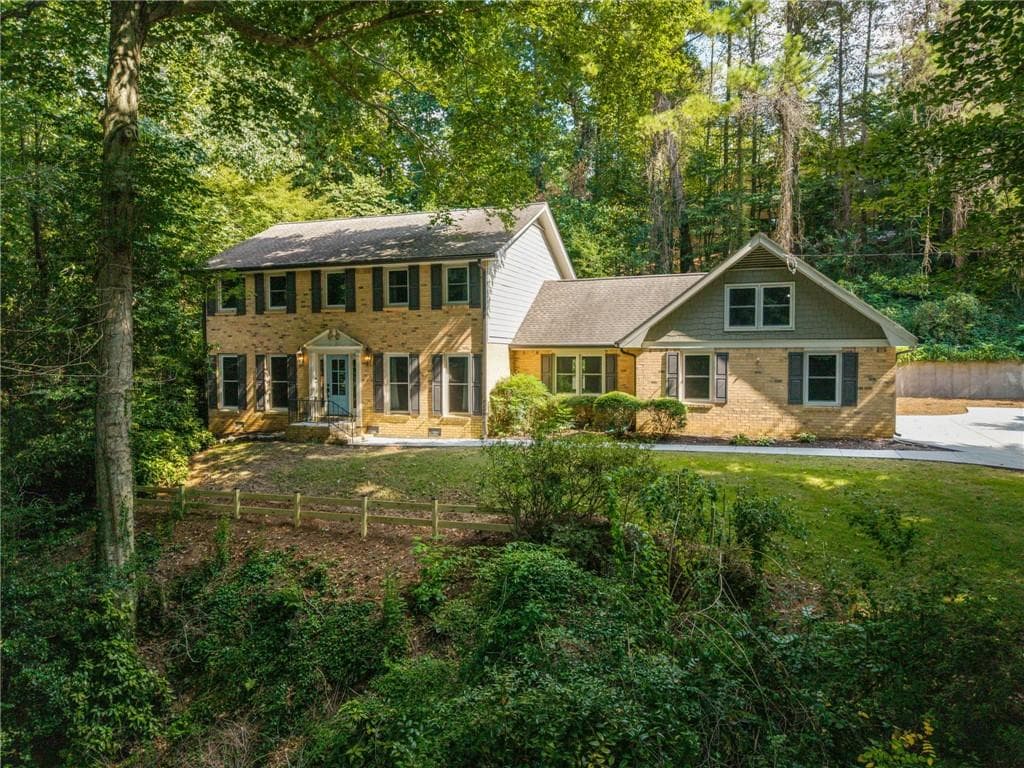 4 bedroom, 3 bathroom, 2,691 sq ft single family residence for sale at 2497 Greenglade Road, Atlanta, GA 30345 — photo 2