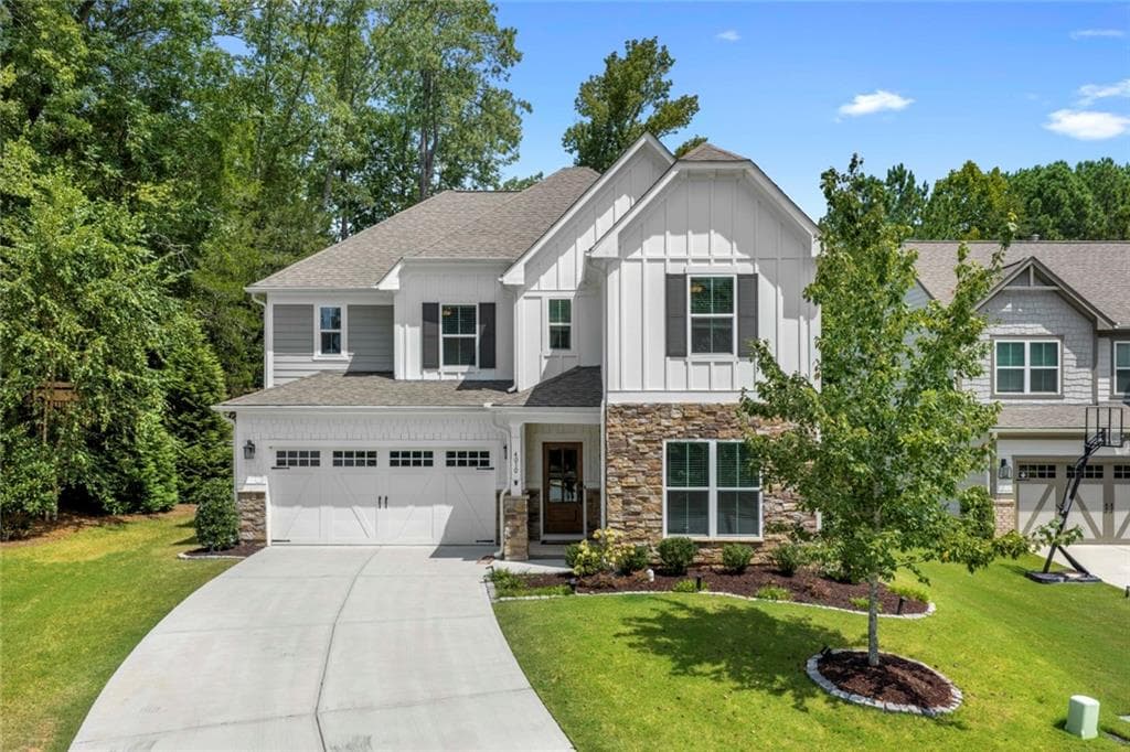 5 bedroom, 4 bathroom, 3,551 sq ft single family residence for sale at 4010 Applecrisp Road, Roswell, GA 30076 — photo 2