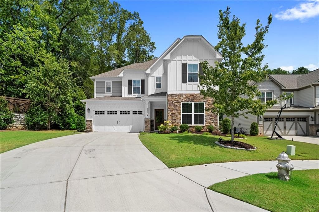 5 bedroom, 4 bathroom, 3,551 sq ft single family residence for sale at 4010 Applecrisp Road, Roswell, GA 30076 — photo 4