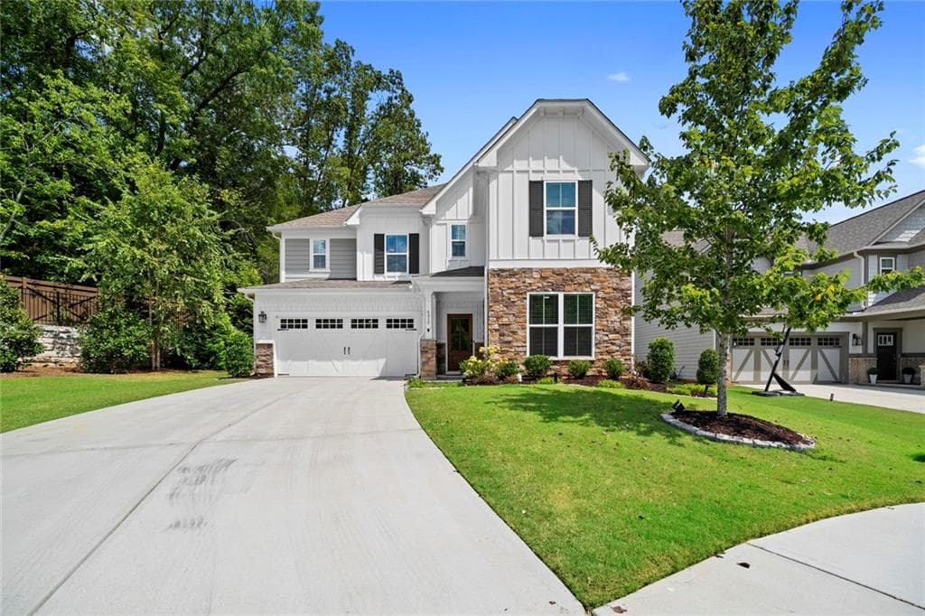 5 bedroom, 4 bathroom, 3,551 sq ft single family residence for sale at 4010 Applecrisp Road, Roswell, GA 30076 — photo 5