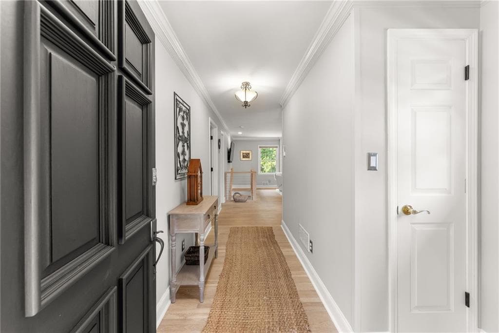 3 bedroom, 4 bathroom, 3,114 sq ft single family residence for sale at 2905 Lanier Beach South Road, Cumming, GA 30041 — photo 6