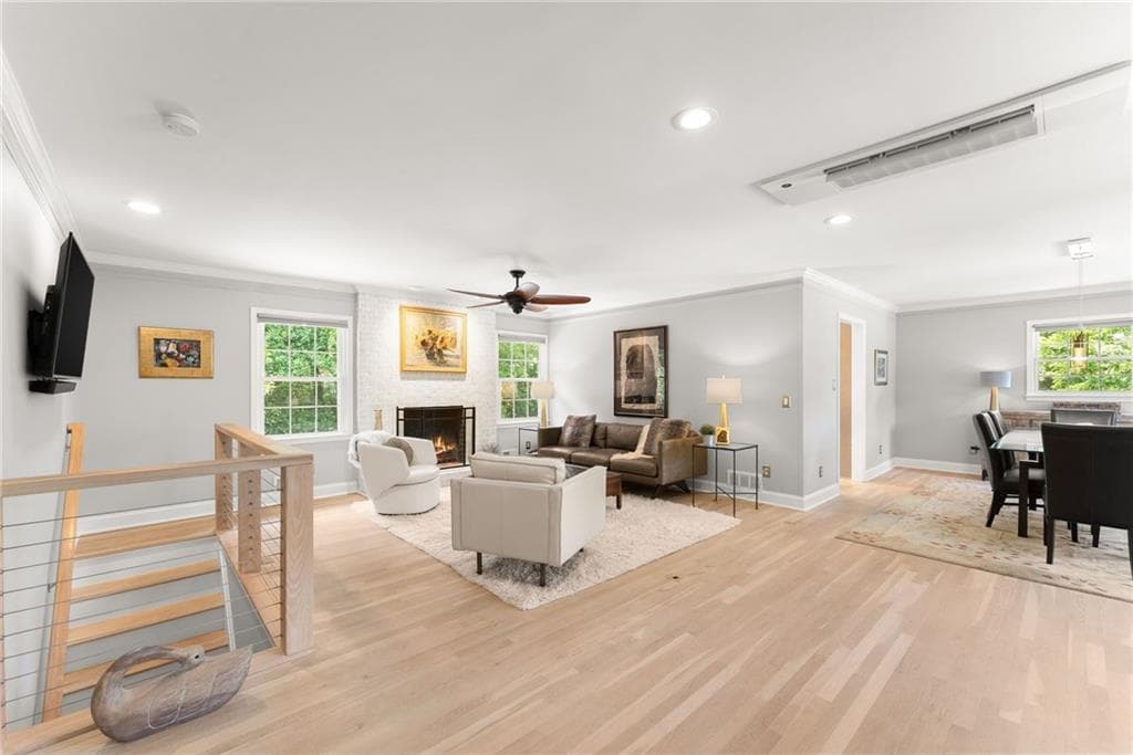 3 bedroom, 4 bathroom, 3,114 sq ft single family residence for sale at 2905 Lanier Beach South Road, Cumming, GA 30041 — photo 8